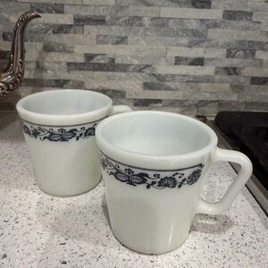 Vintage Pyrex Old Town Blue Onion COFFEE CUP Mugs set of 2